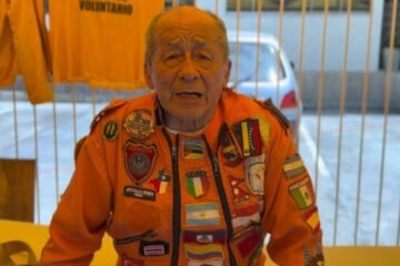 Héctor Méndez, el rescatista mexicano de 80 años que atiende por tercera vez un desastre en Venezuela