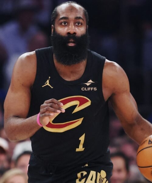 James Harden es arrestado por posesión ilegal de un arma