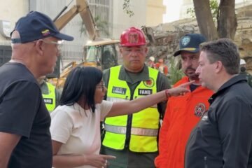 “Fuera, fuera”, gritan a presidenta de Venezuela en zona afectada por terremotos