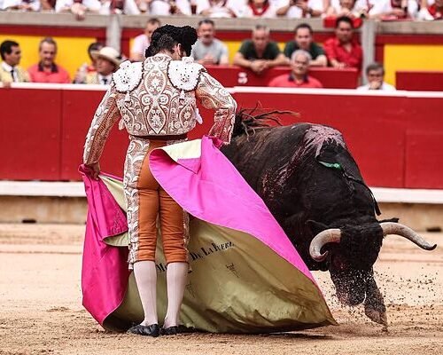 La mala afición de Dios: Morante torea sin toros y Borja Jiménez no lo hace con ellos en Pamplona