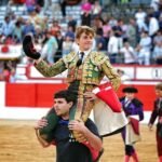 La disposición de Álvaro Serrano rinde una bruta novillada de Montealto y la puerta grande en Santander