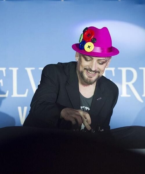 El cantante Boy George lanza una canción proisraelí: «Tú dices genocidio, yo digo guerra»