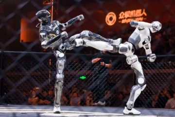 Perdió la cabeza y siguió luchando: así ha sido el primer torneo de combate entre robots humanoides en China