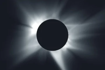 Un superordenador español adelanta cómo se verá el Sol durante el eclipse total de agosto