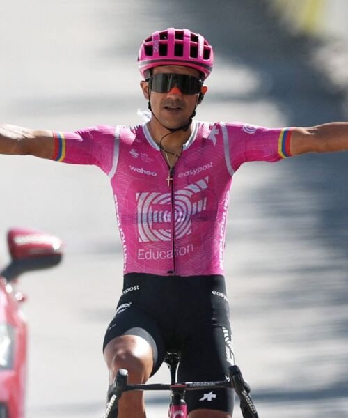 Richard Carapaz conquista la etapa 18 del Tour de Francia; UAE enfrenta problemas por enfermedad