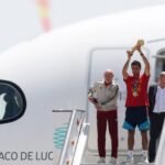 Los campeones del mundo llegan a una España que los recibe como héroes