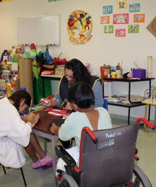 Más de mil 800 estudiantes hospitalizados han recibido apoyo educativo