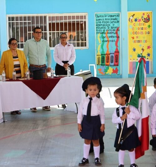 Concluyen 12 niñas y niños su educación inicial en el CAI Loma Linda