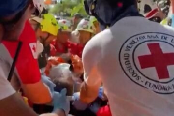 Rescatan a hombre 8 días después de los terremotos en Venezuela