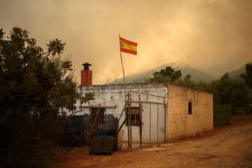 Europa combate incendios con más de 390 mil afectados