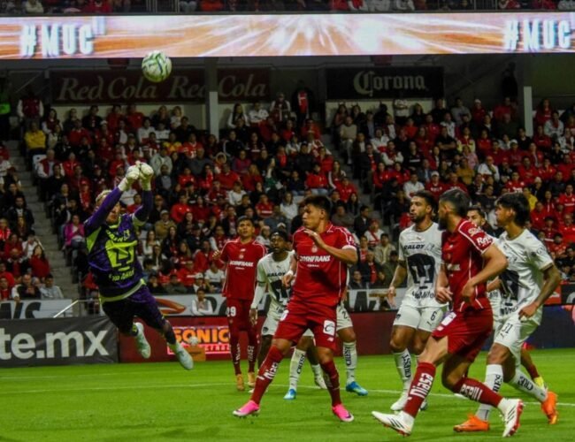 Liga MX: Pumas remonta 2-1 al Toluca; Cruz Azul vence a Puebla en el Azteca