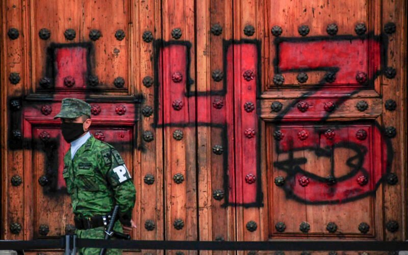 CNDH rechaza haber exonerado al Ejército en caso Ayotzinapa y acusa campaña para desacreditarla