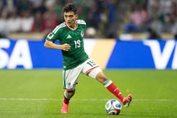 Gilberto Mora se gradúa de preparatoria tras disputar el Mundial