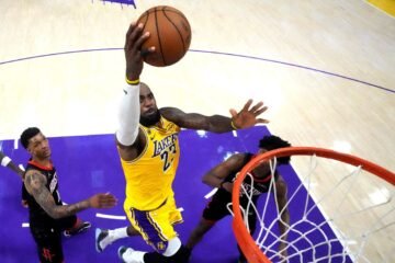 LeBron James ficha por los Philadelphia 76ers