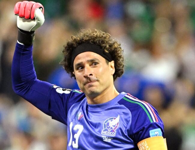Memo Ochoa cuelga los guantes: adiós a un portero de leyenda