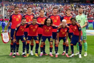 España sale en la final del Mundial con el mismo once que ante Francia y Bélgica