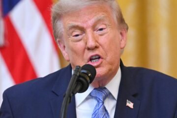 Trump pone en duda la integridad del sistema electoral y denuncia interferencia masiva de China