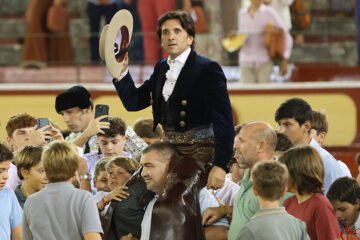 Diego Ventura triunfa en el festejo nocturno de rejones en El Puerto