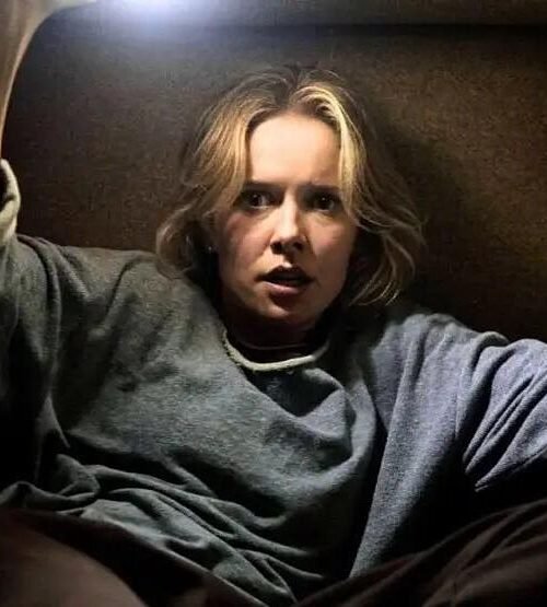 Insidious: Fuera del más allá: Confundir sustos con bostezos (**)