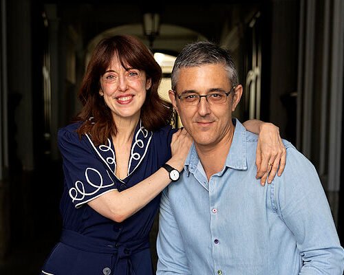 Irene Vallejo con Eduardo Madina: «Iba a ferias muy pequeñas, pasaba penurias, me gastaba más en gasolina que vendiendo libros»