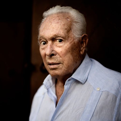 Curro Romero recibe el alta tras superar un nuevo ingreso por neumonía
