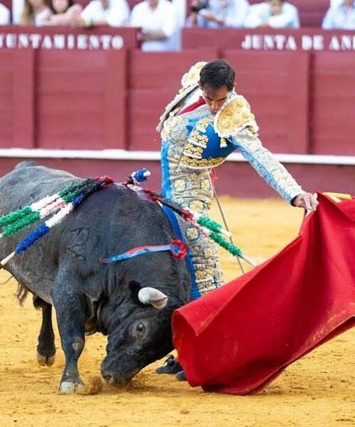 Apoteósico y  emocionante regreso de Victorino a Málaga