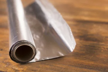 El truco del papel de aluminio para proteger las tarjetas y las llaves del coche frente a los robos