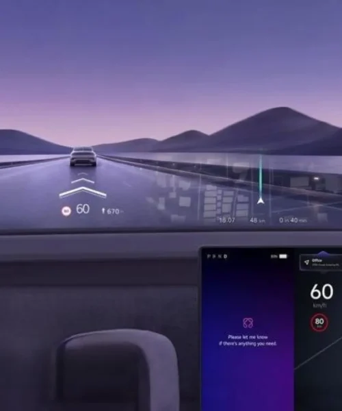 Adiós a las pantallas en el coche: el sistema de LG que proyecta toda la información en el parabrisas