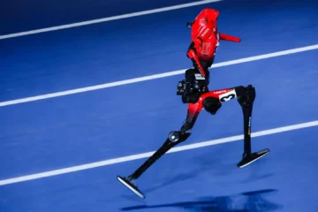 Un robot chino supera el récord mundial humano de Usain Bolt en los 100 metros lisos