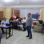 ¿Limitar celulares en las escuelas? Docentes de BCS dan su opinión