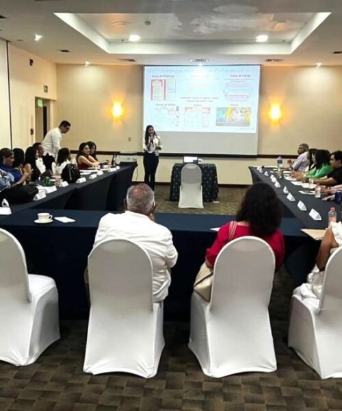 Reconocen a 20 docentes de BCS por su práctica educativa durante 2026