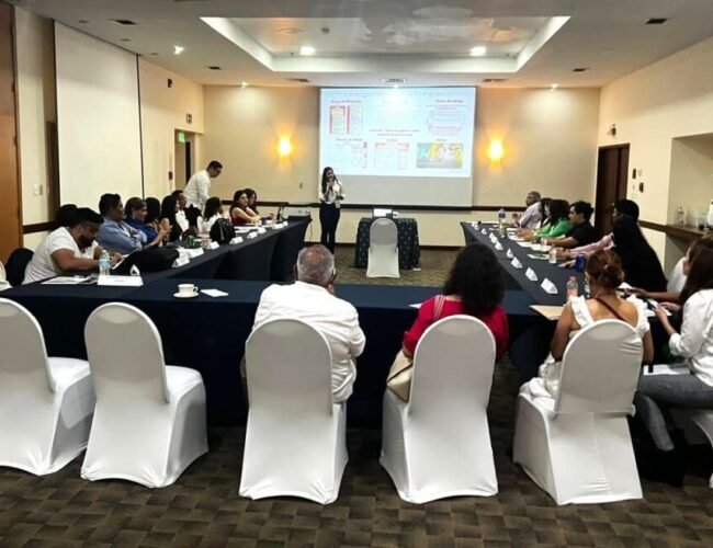 Reconocen a 20 docentes de BCS por su práctica educativa durante 2026