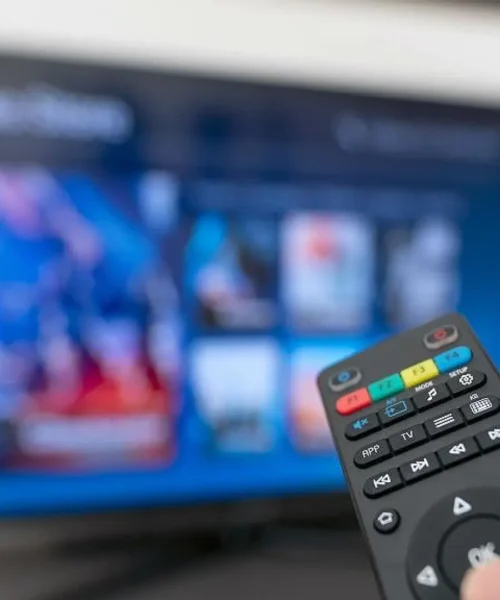 La TDT cambia el 5 de noviembre: tendrás que resintonizar los canales de tu televisor para verlos en UHD
