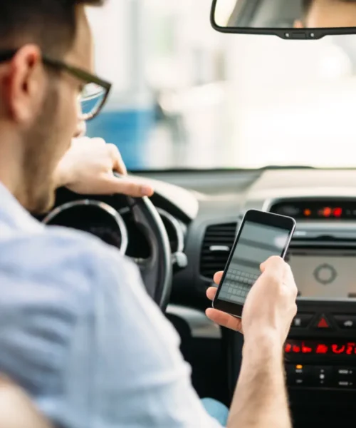 Tu coche te vigilará a partir de ahora: así es el sistema que evita las distracciones al volante