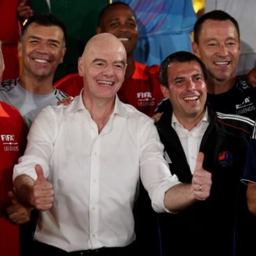Leyendas del futbol piden ‘un cambio necesario’ en la gobernanza de la FIFA