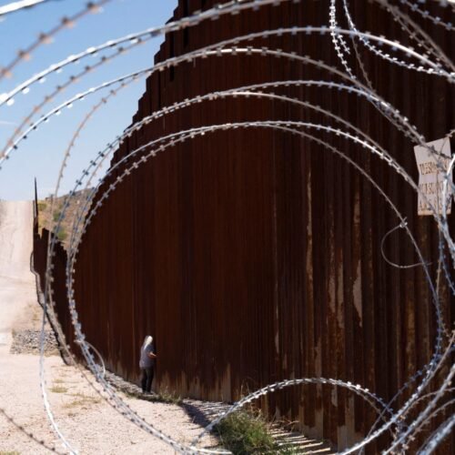 Estados Unidos retoma la construcción de muro fronterizo de 100 kilómetros entre Arizona y México