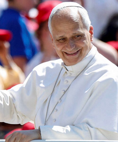 Milei celebra ‘visita histórica’ del papa León XIV en noviembre