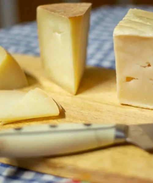 Muere un niño de 13 años tras pasar casi una década en coma por comer queso elaborado con leche cruda