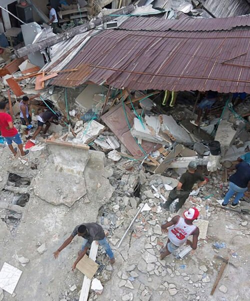 ‘Estamos en la calle’: desesperación en el Chocó, epicentro del mortífero terremoto en Colombia