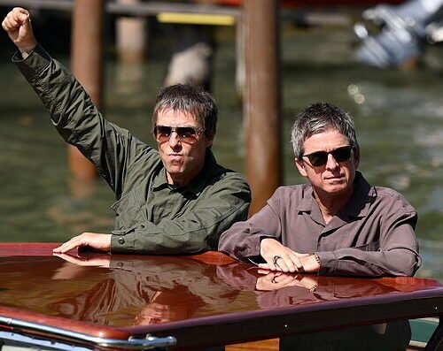 Oasis: Don’t Look Back in Anger, la apoteosis de los Gallagher contada por un notario: «Esperábamos un final feliz, pero no contábamos 100%  con ello»