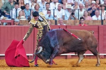 Alejandro Talavante, el doctor Jekyll y mister Hyde, desencadenado en Sevilla