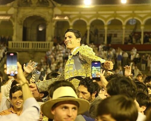 Inspiradísima Puerta del Príncipe de Pablo Aguado, rey de la cadencia en Sevilla
