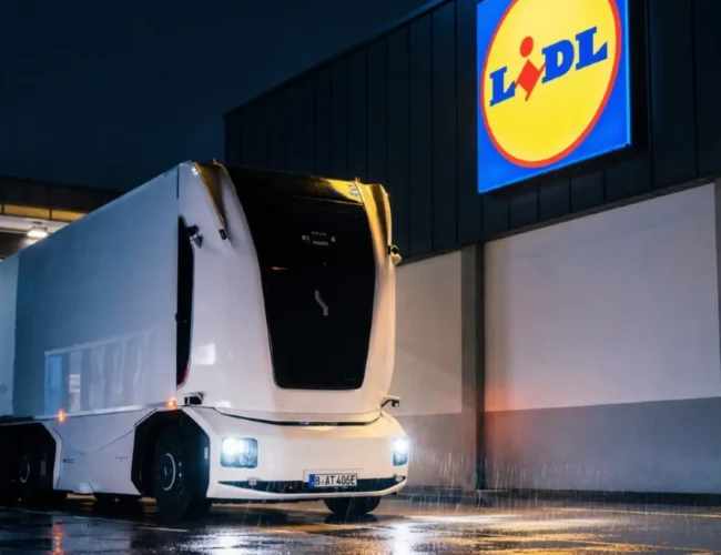 Lidl ya utiliza un camión sin cabina ni conductor para repartir mercancía por carreteras públicas