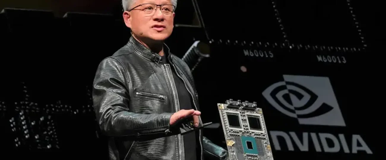 Jensen Huang se enfrenta a quien pide frenar la IA: «Hay un 0% de probabilidades de que acabe con el mundo»