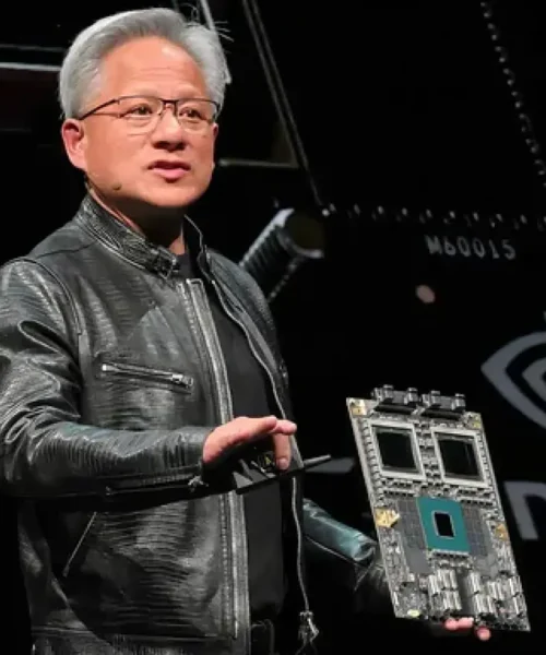 Jensen Huang se enfrenta a quien pide frenar la IA: «Hay un 0% de probabilidades de que acabe con el mundo»