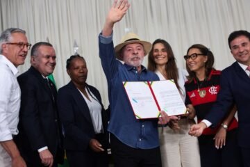 Mediante ley, Lula convierte el fútbol femenino en ‘prioridad’ de Brasil