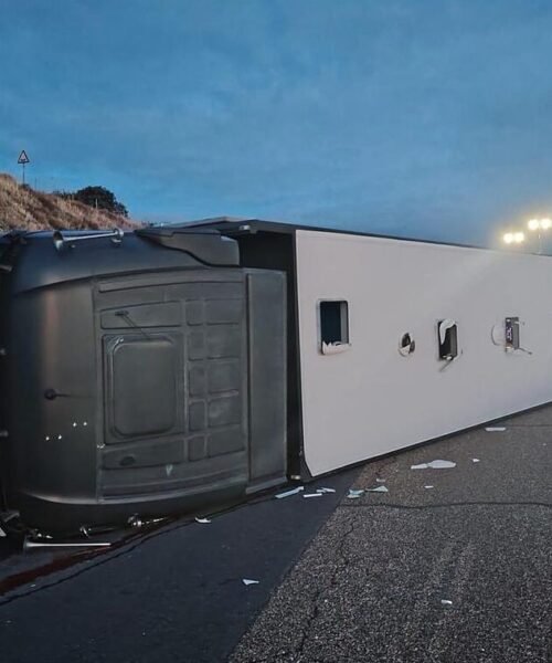 Grave accidente del camión de la cuadra del rejoneador Diego Ventura al regreso de Zaragoza
