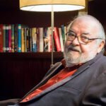 Muere a los 85 años José Luis García Sánchez, director de ‘Las truchas’, conversador infatigable y cronista en color de la España negra
