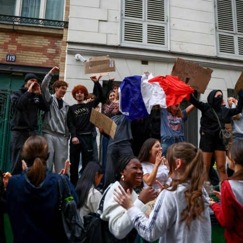 Manifestaciones previstas en Francia obligan a aplazar el PSG-Lyon