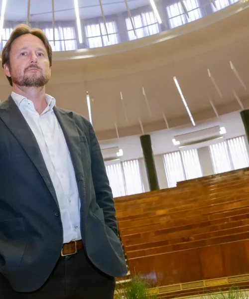 Mario Hernández, responsable de tecnología en el Consejo de Europa: «Los líderes de la industria de la IA saben cómo controlarla»
